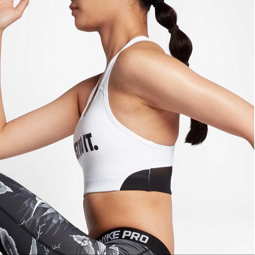 Nike Pro Women’s Classic Swoosh Medium Sports Bra